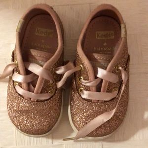Kate Spade Keds rose Gold size 4